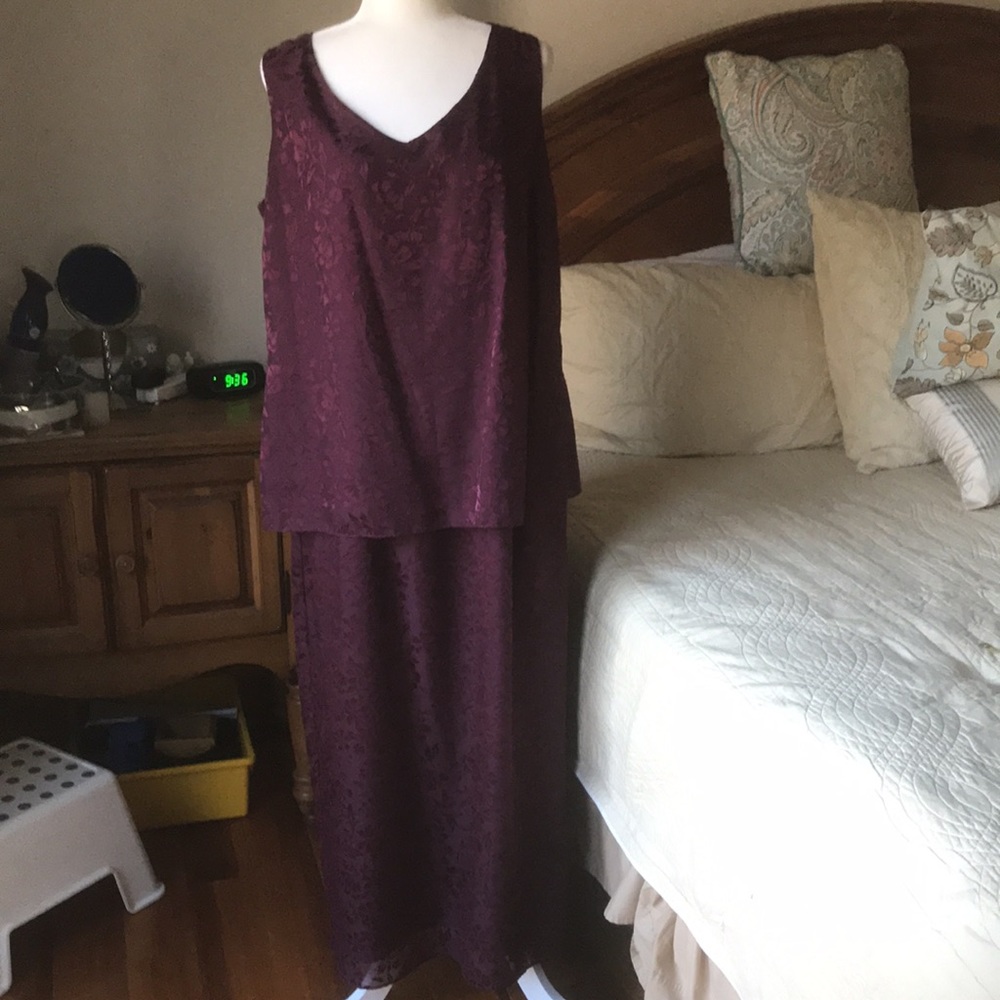 Patra Sleeveless Plum Maxi Evening Dress Size 18